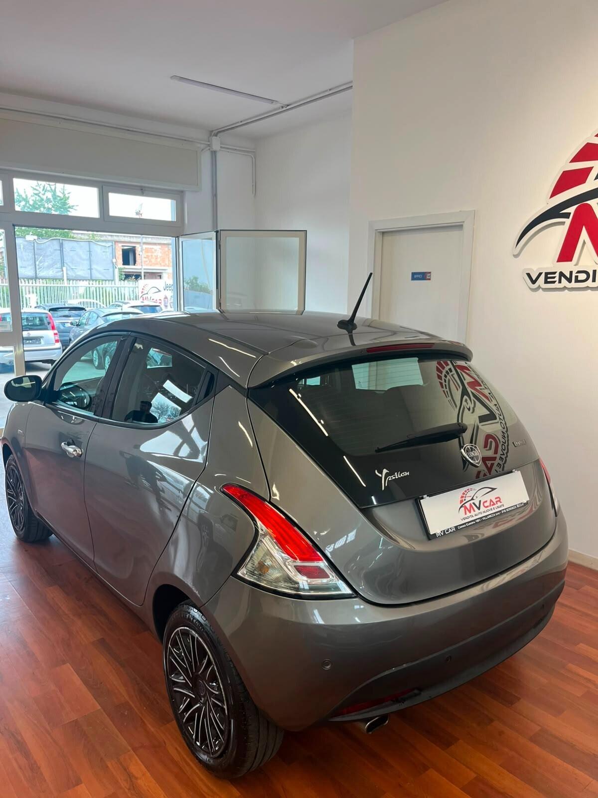 Lancia Ypsilon 1.0 FireFly 5 porte S&S Hybrid Gold Plus