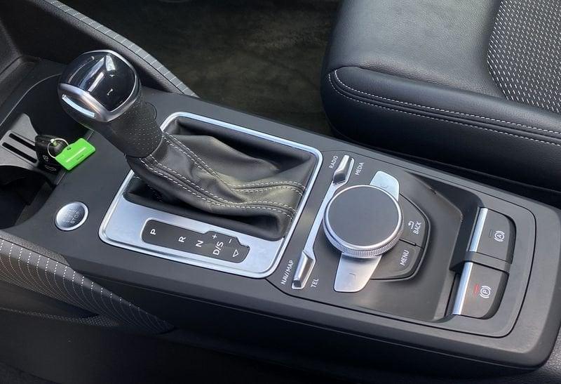 Audi Q2 S Line interno ed esterno 2.0 TDI 150CV S-Tronic quattro 35