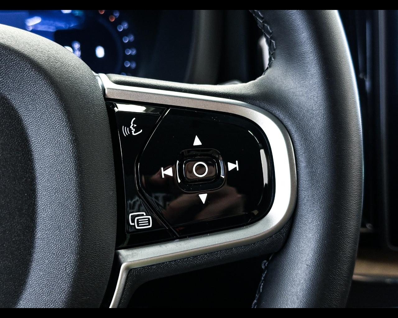 VOLVO XC60 Plus Bright B5 AWD AUT