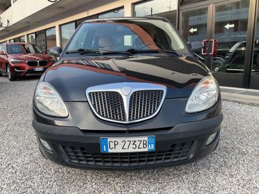 Lancia Ypsilon 1.2 16V Platino