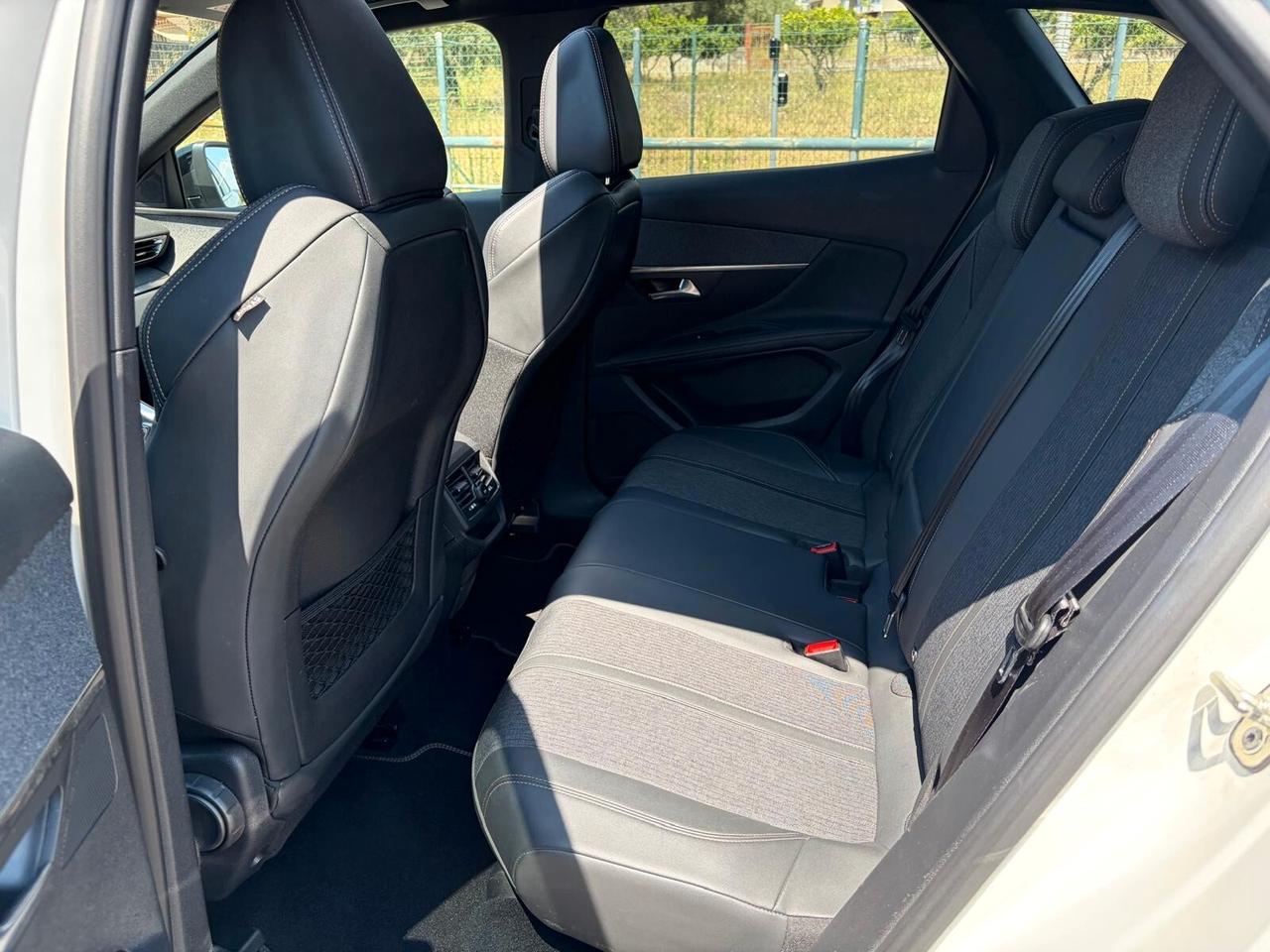 Peugeot 3008 II 2019 1.5 bluehdi GT Line EAT8 TETTO APRIBILE