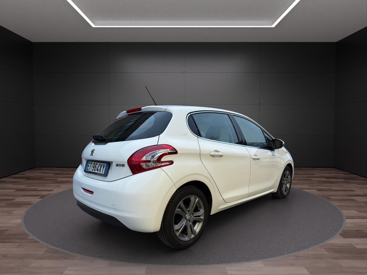 Peugeot 208 1.4 HDi 68 CV 5 porte Allure