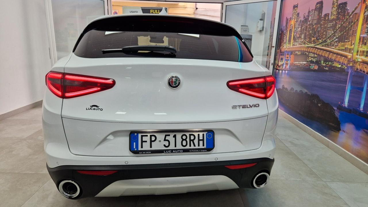 Alfa Romeo Stelvio 2.2 Turbodiesel 150 CV AT8 RWD Super