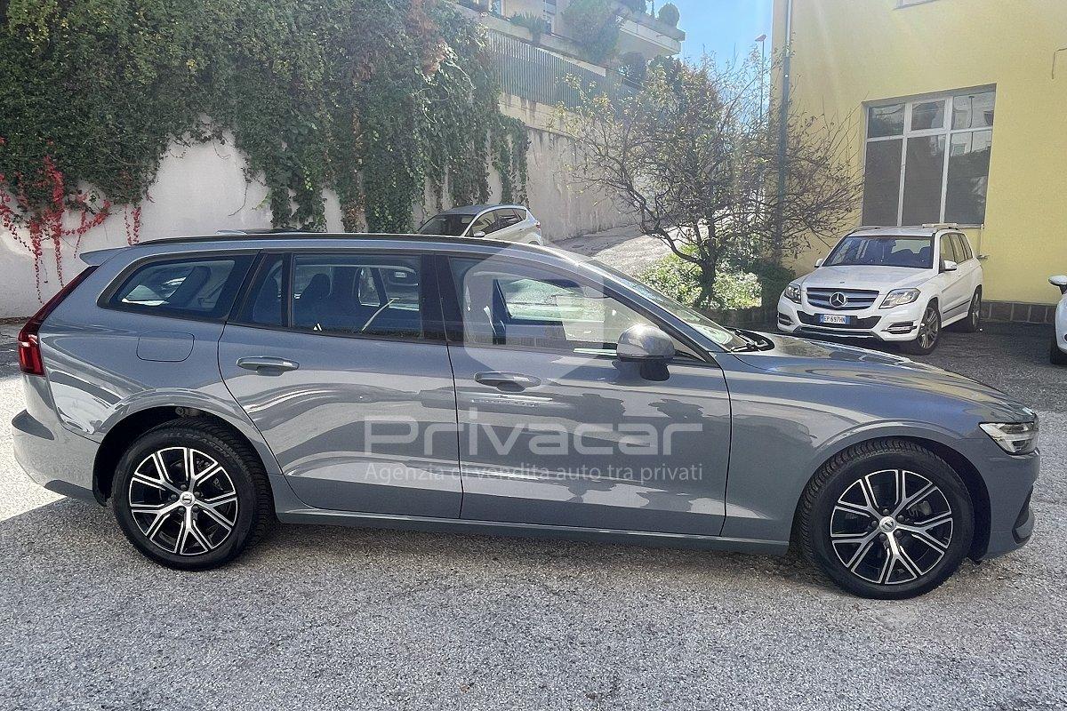 VOLVO V60 B4 (d) automatico Ultimate Dark