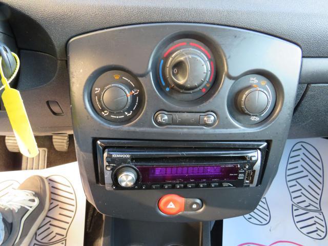 RENAULT Clio 1.2 16V 65CV 3 porte 4U Pack