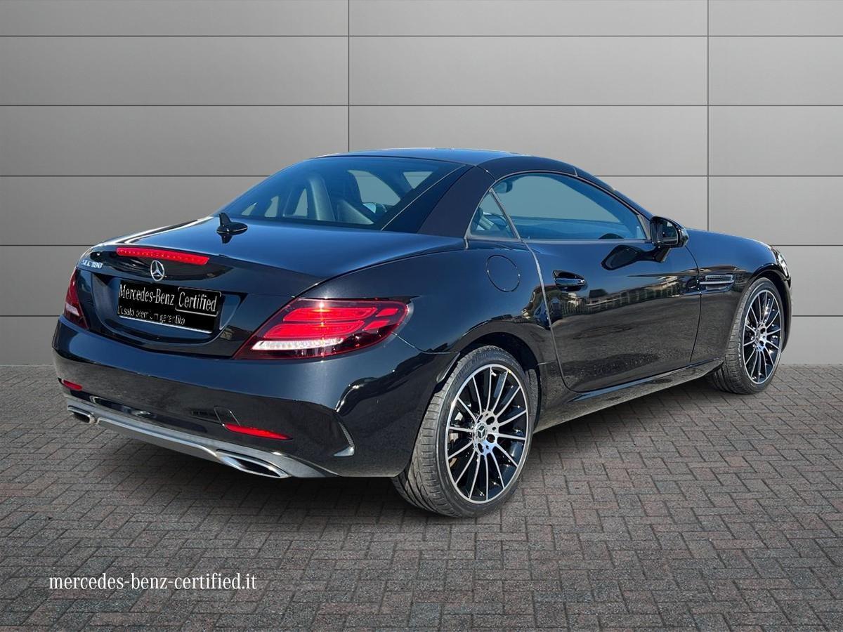 Mercedes-Benz SLC 180 AMG Line