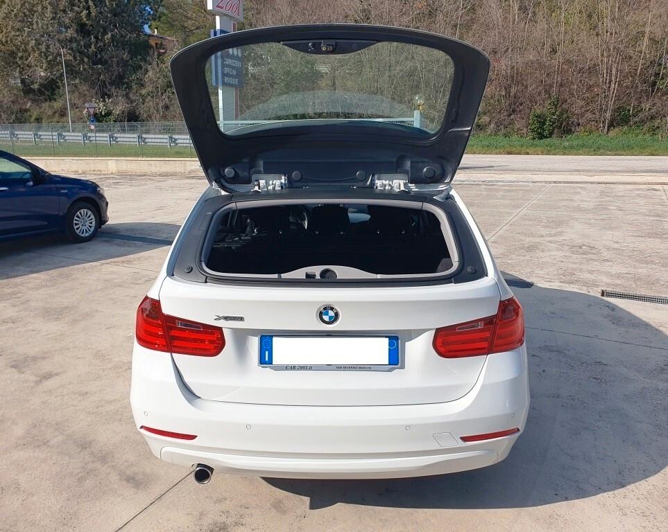 Bmw 318d xDrive Touring Modern 4x4 - 150 cv