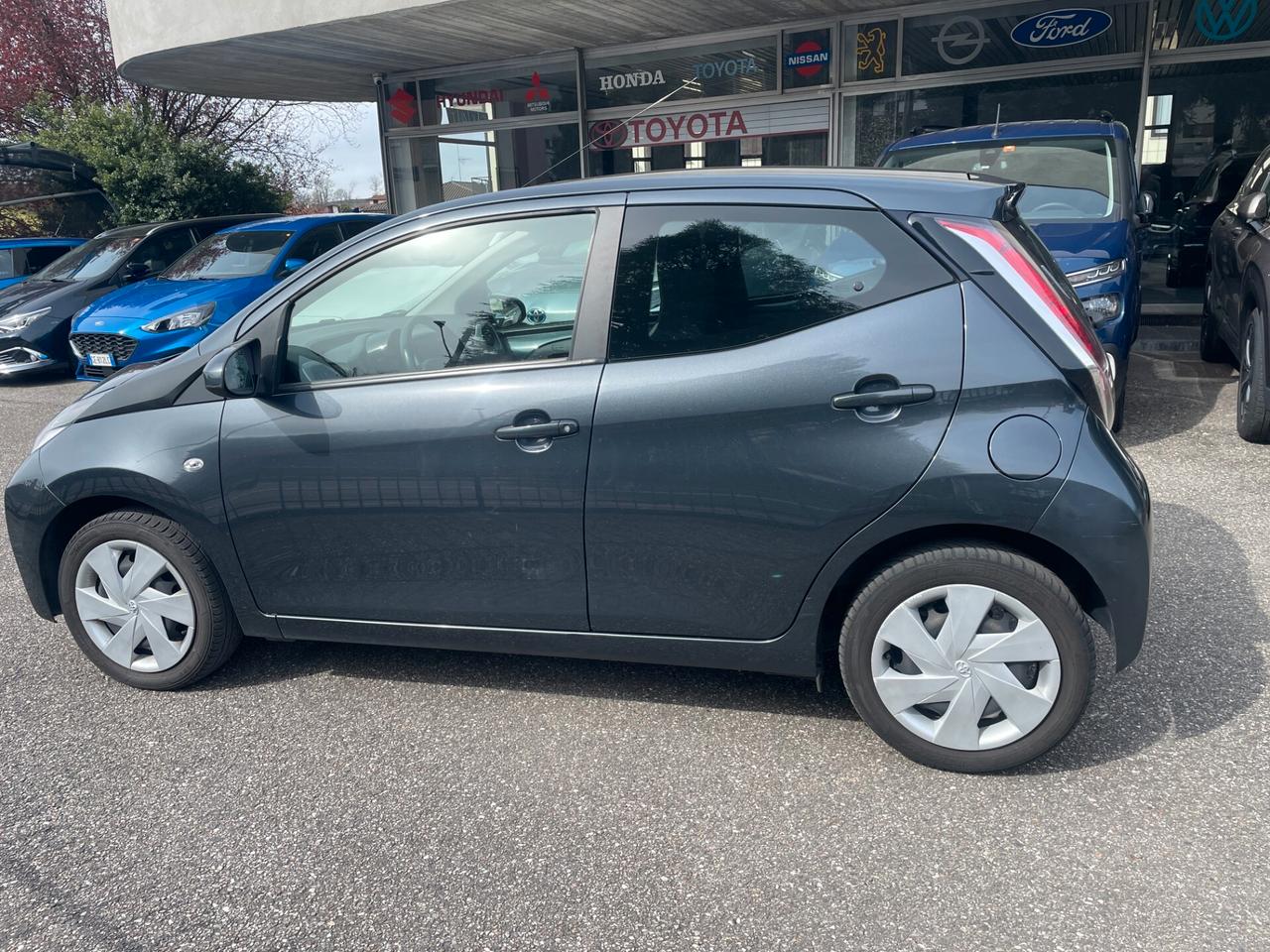 Toyota Aygo 1.0 VVT-i 69 CV 5 porte x-play