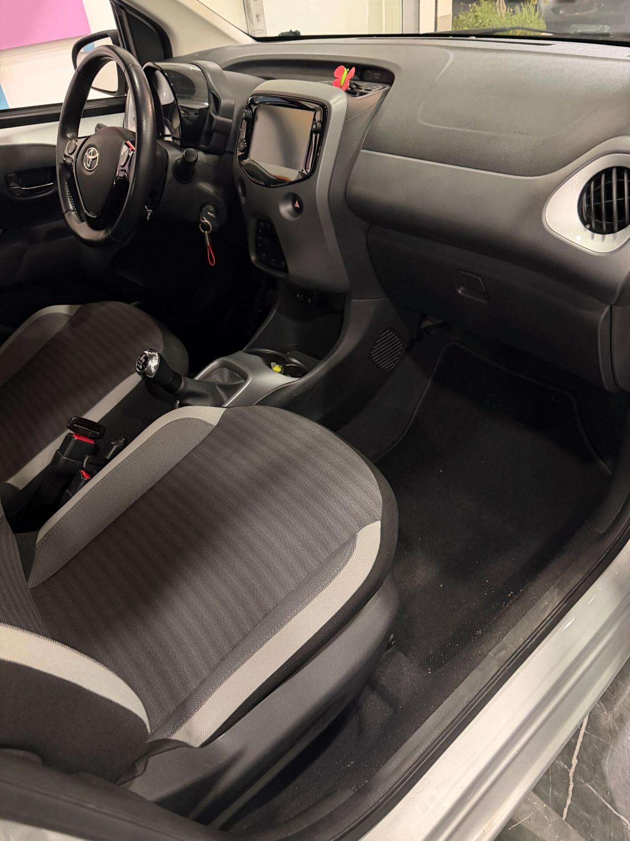 Toyota Aygo 1.0 VVT-i 72 CV 5 porte x-cool