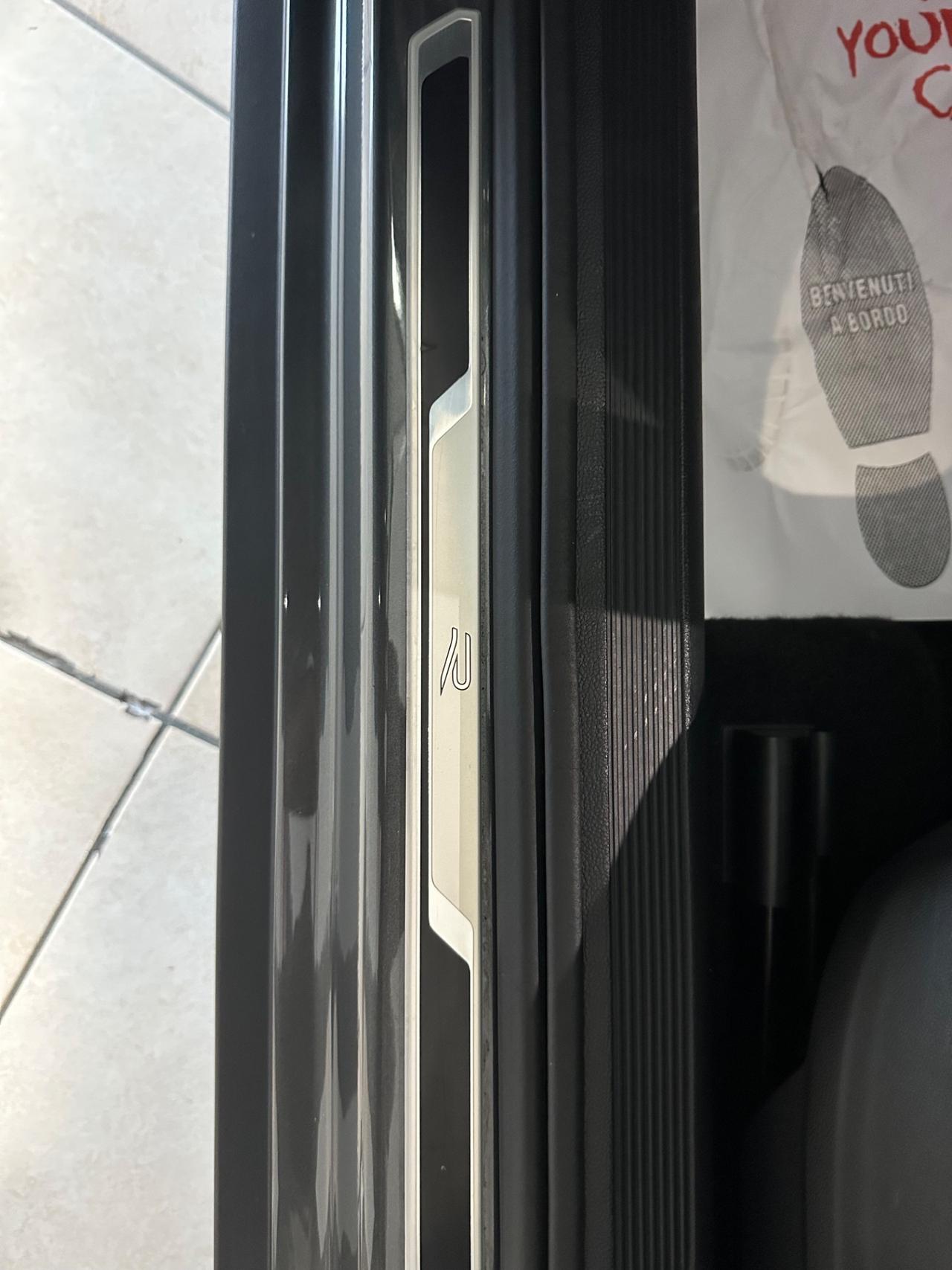 Volkswagen T-Roc 2.0 TDI SCR 150 CV DSG R-Line