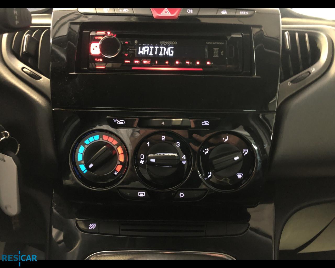 LANCIA Ypsilon 1.2 Silver 69cv IDONEA NEOPATENTATO