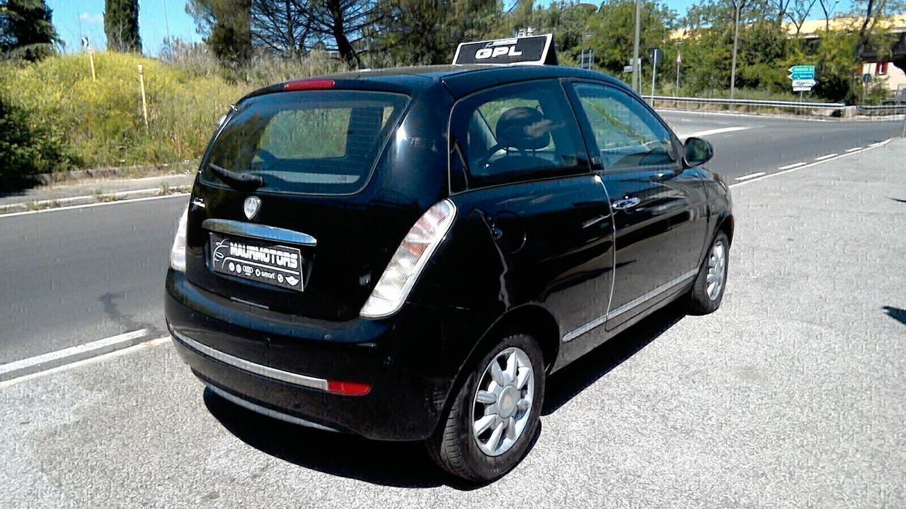 LANCIA YPSILON 2 SERIE - 1.2 69 CV ARGENTO - BENZINA/GPL