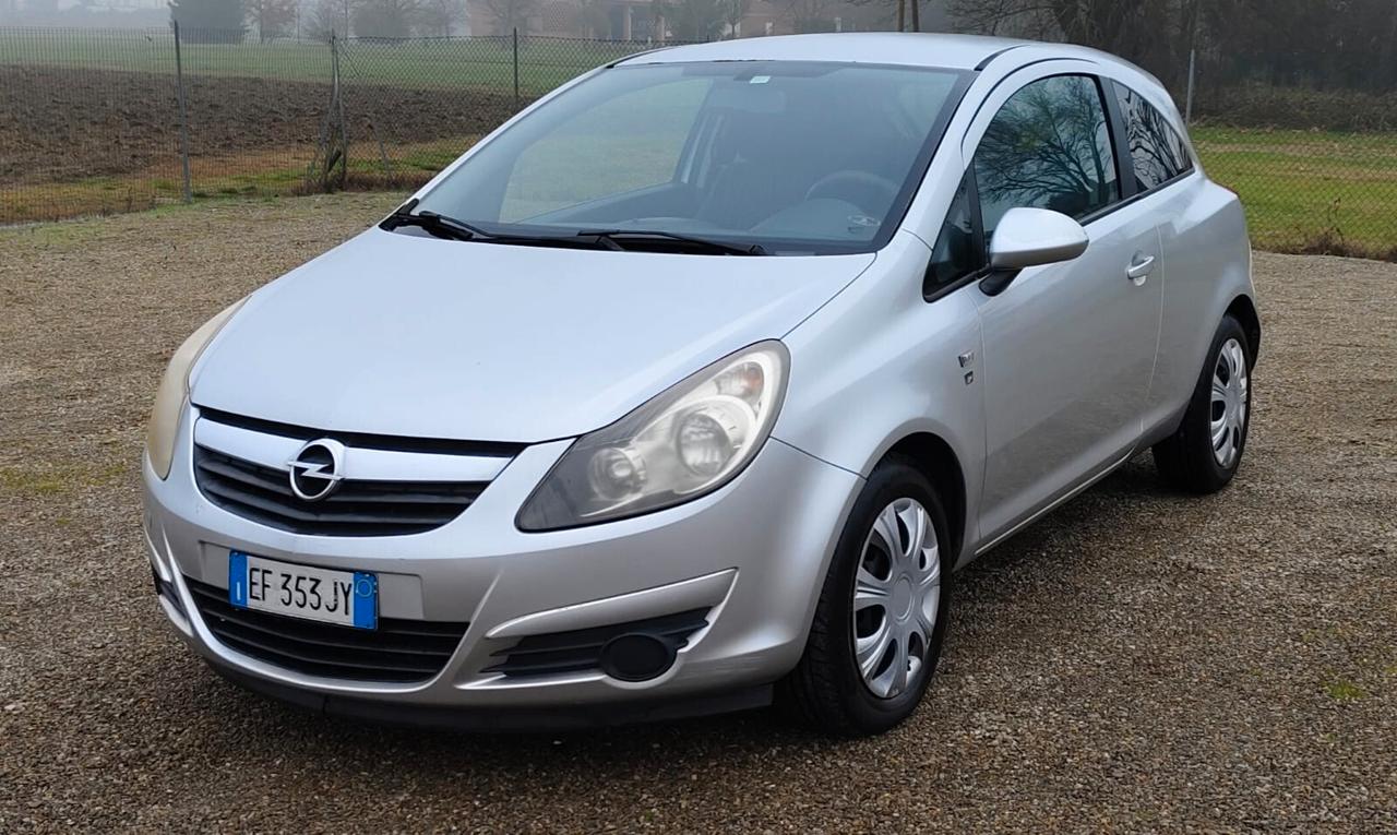 Opel Corsa 1.2 3 porte b-color