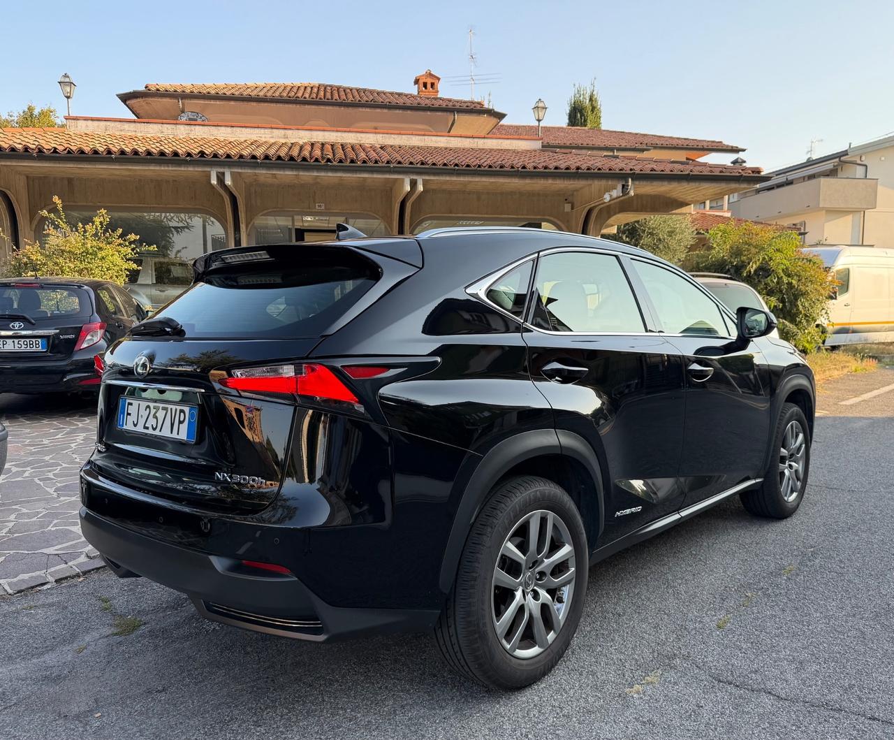 Lexus NX 300h Hybrid 4WD Executive