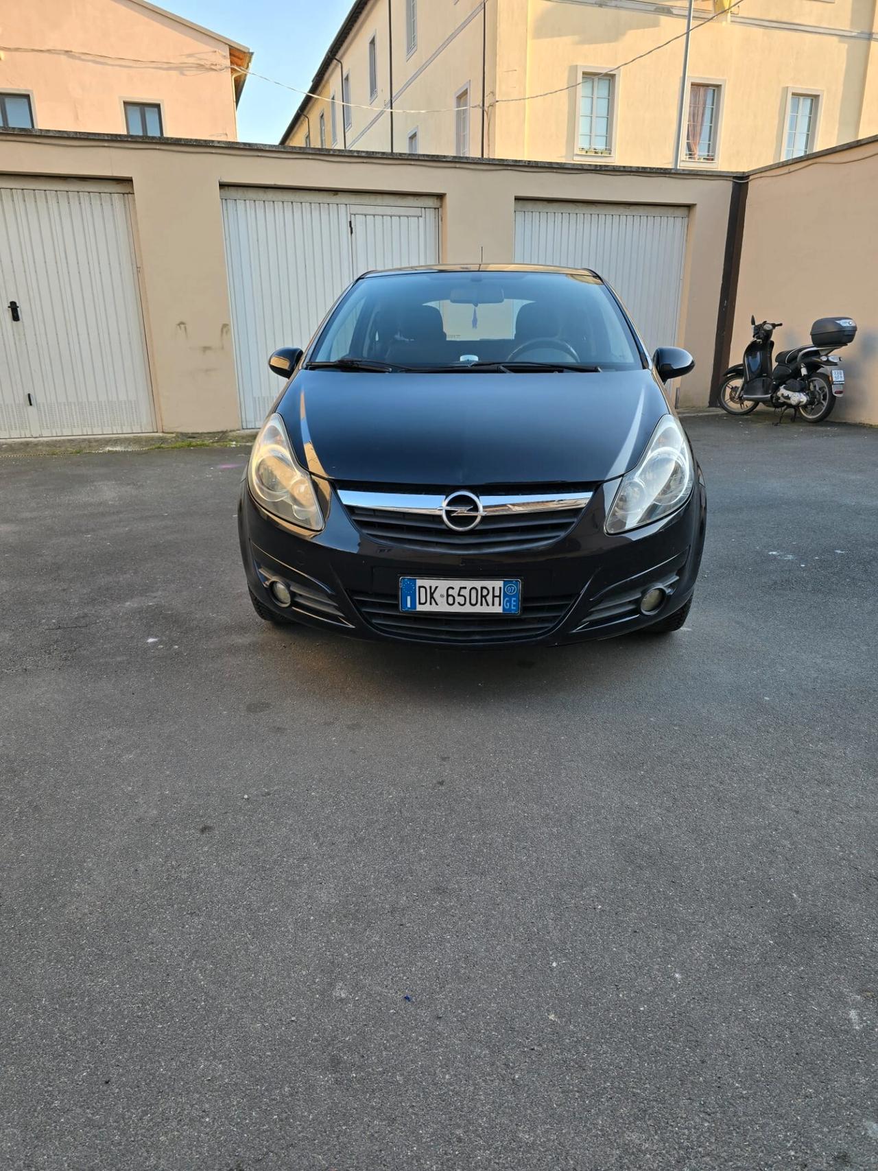 Opel corsa 1.2 benz perfetta neopatentati possibilita 12 mesi garanzia