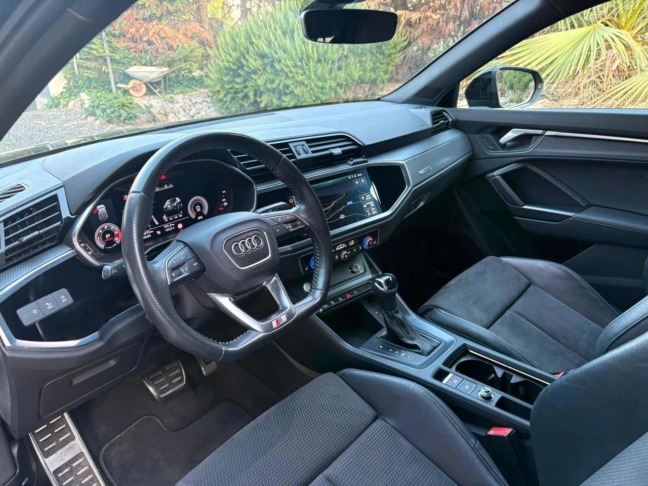 Audi Q3 SPB S line edition Identity Black S tronic