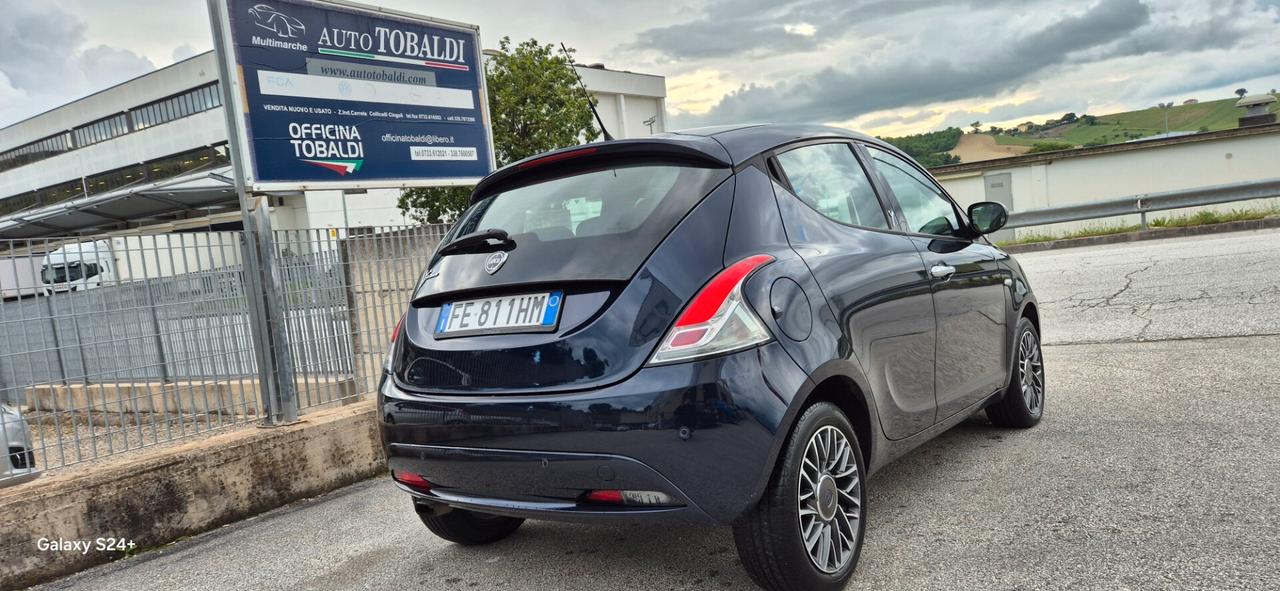 Lancia Ypsilon 1.2 69 CV 5 porte Gold NEOPATENTATI