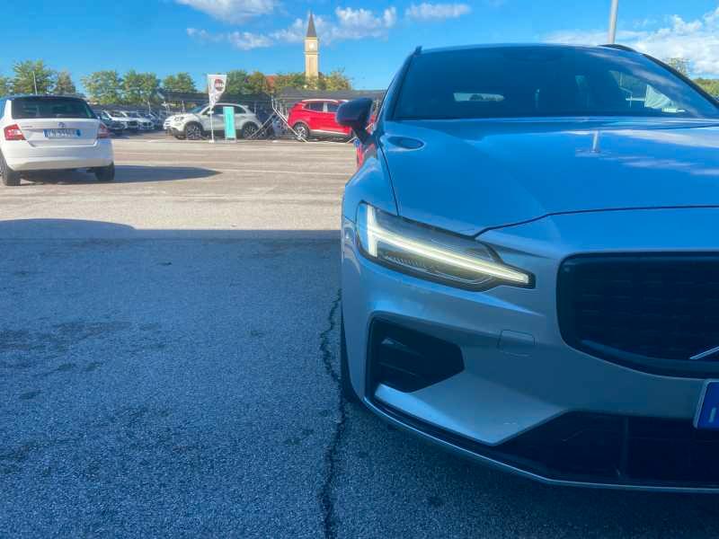 VOLVO V60 2.0 b3 R-DeSiGn AuTo