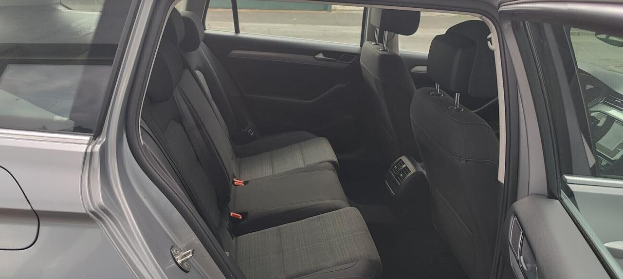 Volkswagen Passat Variant 2.0 TDI SCR 122 CV EVO DSG Business