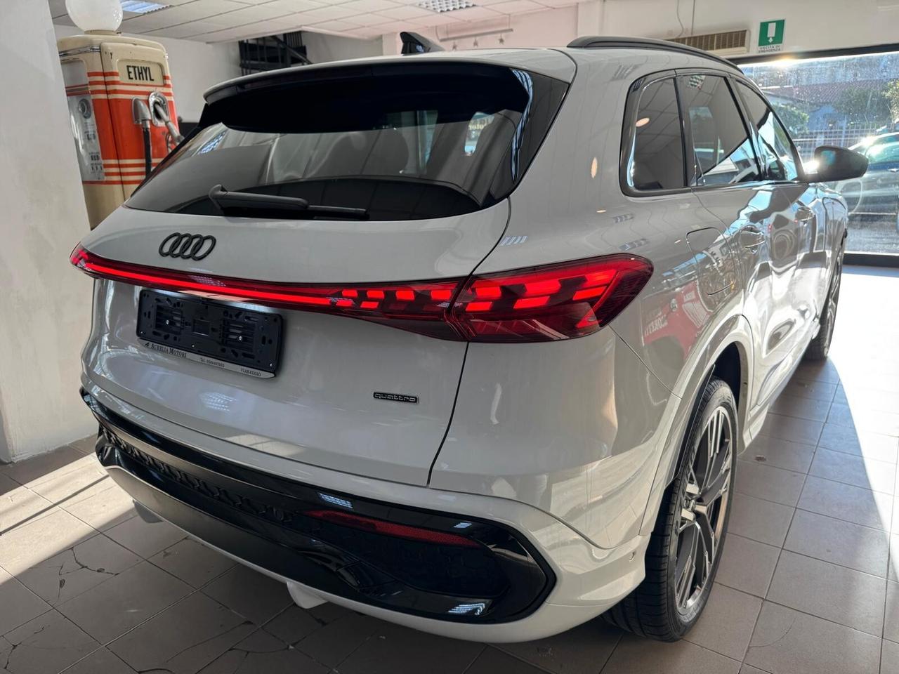 Audi Q5 40 TDI 204 CV quattro S tronic line FULL FULL OPT. MMI PASSENGER SUBITO DISPONIBILE