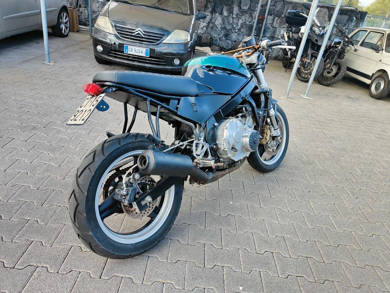 Honda CBR 600 F cafè Racer strorica