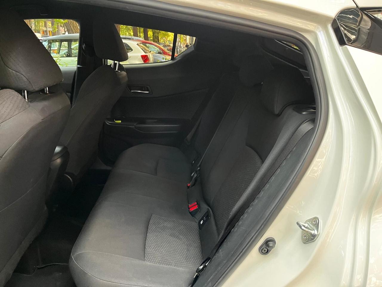 Toyota C-HR 1.8 Hybrid E-CVT Active