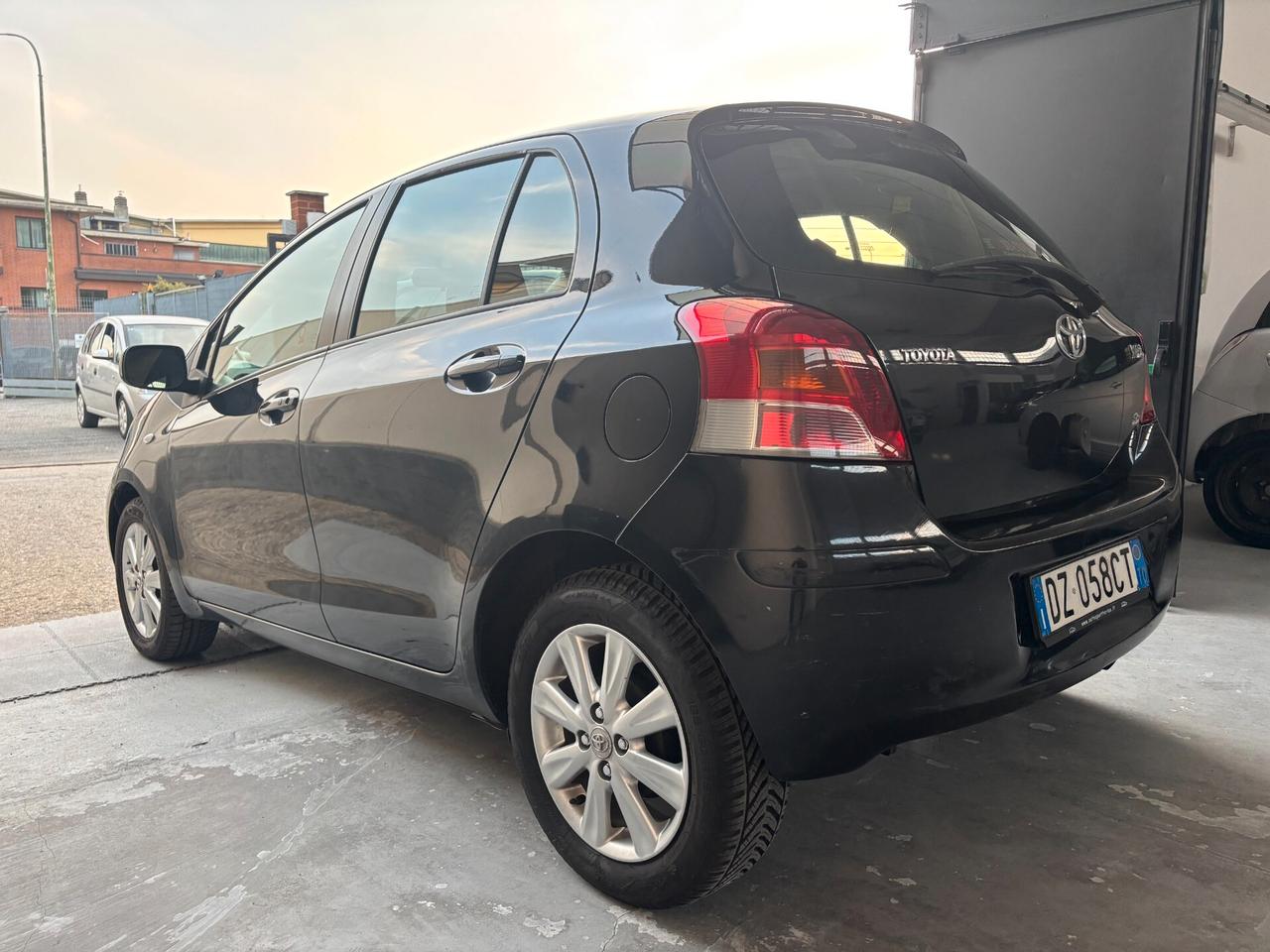 Toyota Yaris 1.0 5 porte Sol