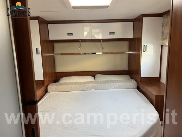 LAIKA LAIKA KOSMO 912 EMBLEMA