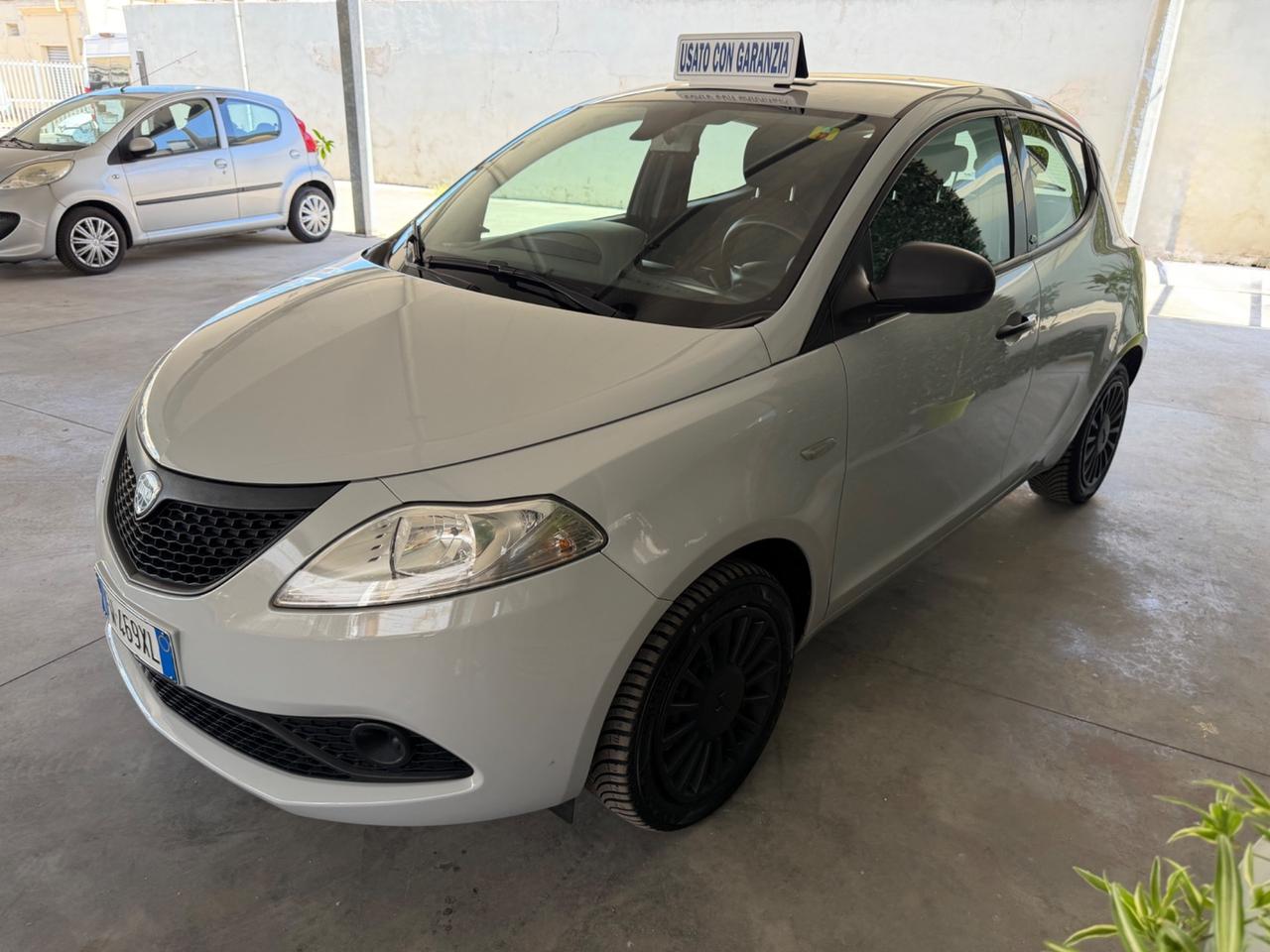 Lancia Ypsilon 1.2 69 CV 5 porte Gold