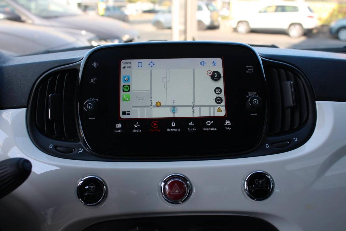 Fiat 500 1.0 hybrid Club 70cv con CarPLAY