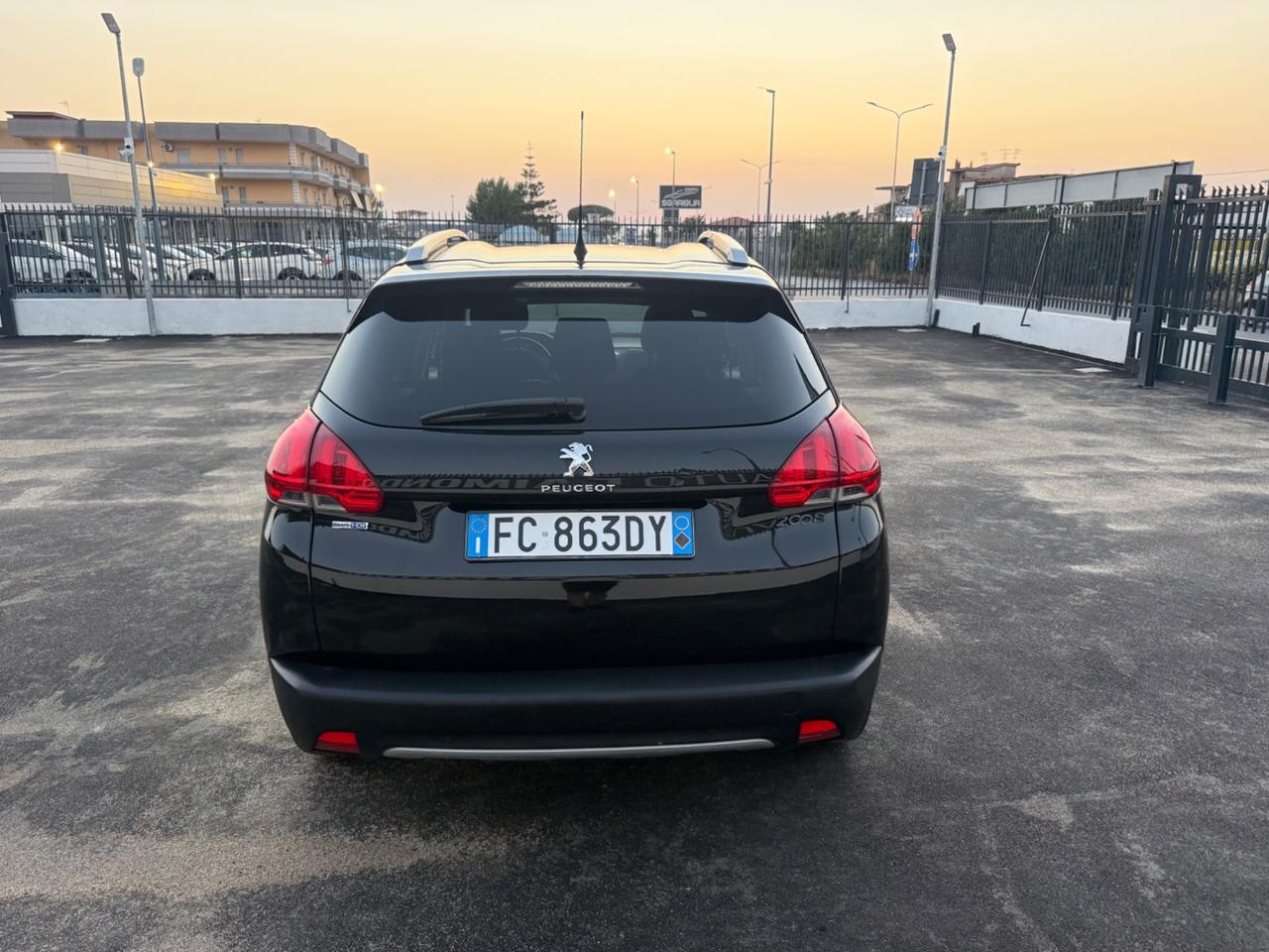 Peugeot 2008 BlueHDi 100 Black Matt