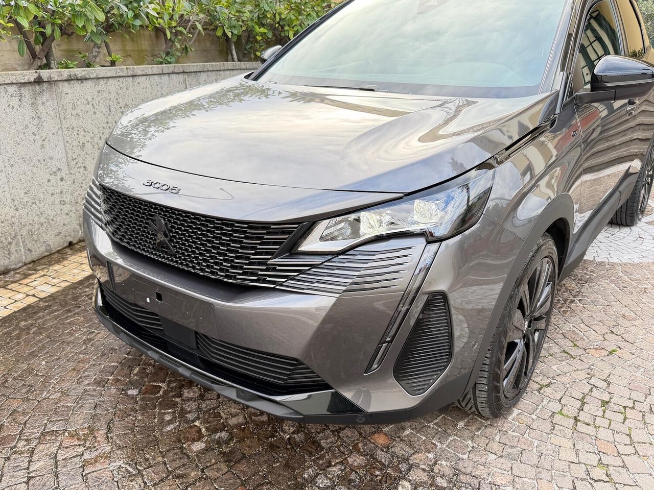 Peugeot 3008 BlueHDi 130 S&S EAT8 GT + tetto