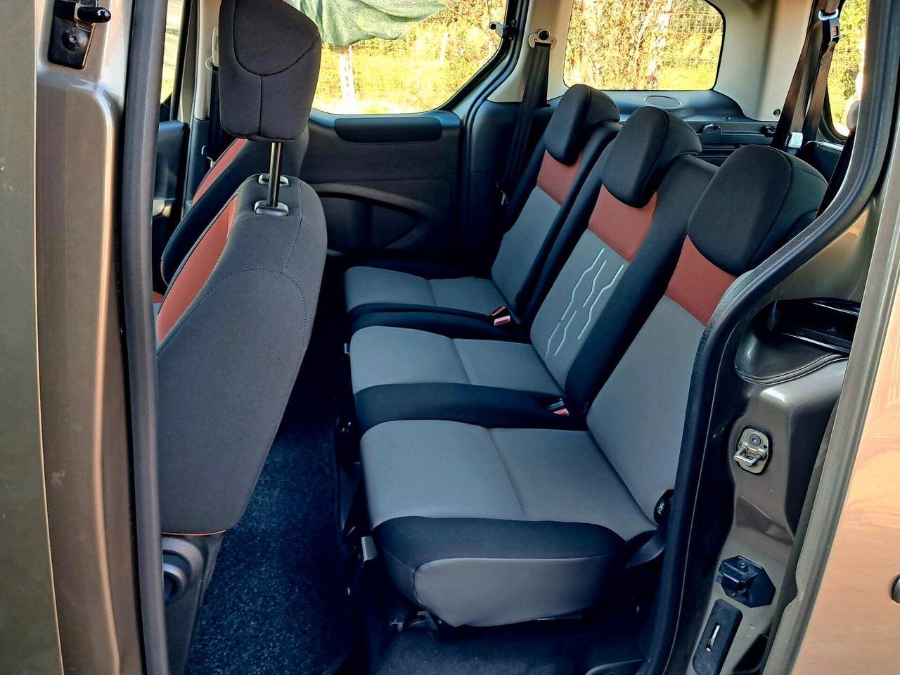 PEUGEOT PARTNER EURO6 TRASPORTO DISABILI PIANALE RIBASSATO