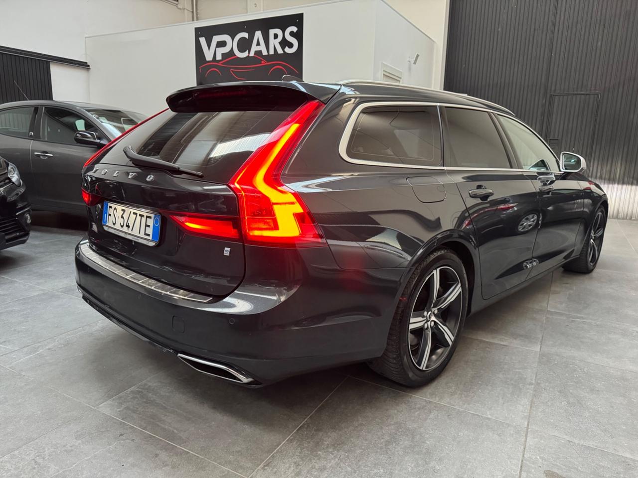 Volvo V90 D5 AWD Geartronic R-design