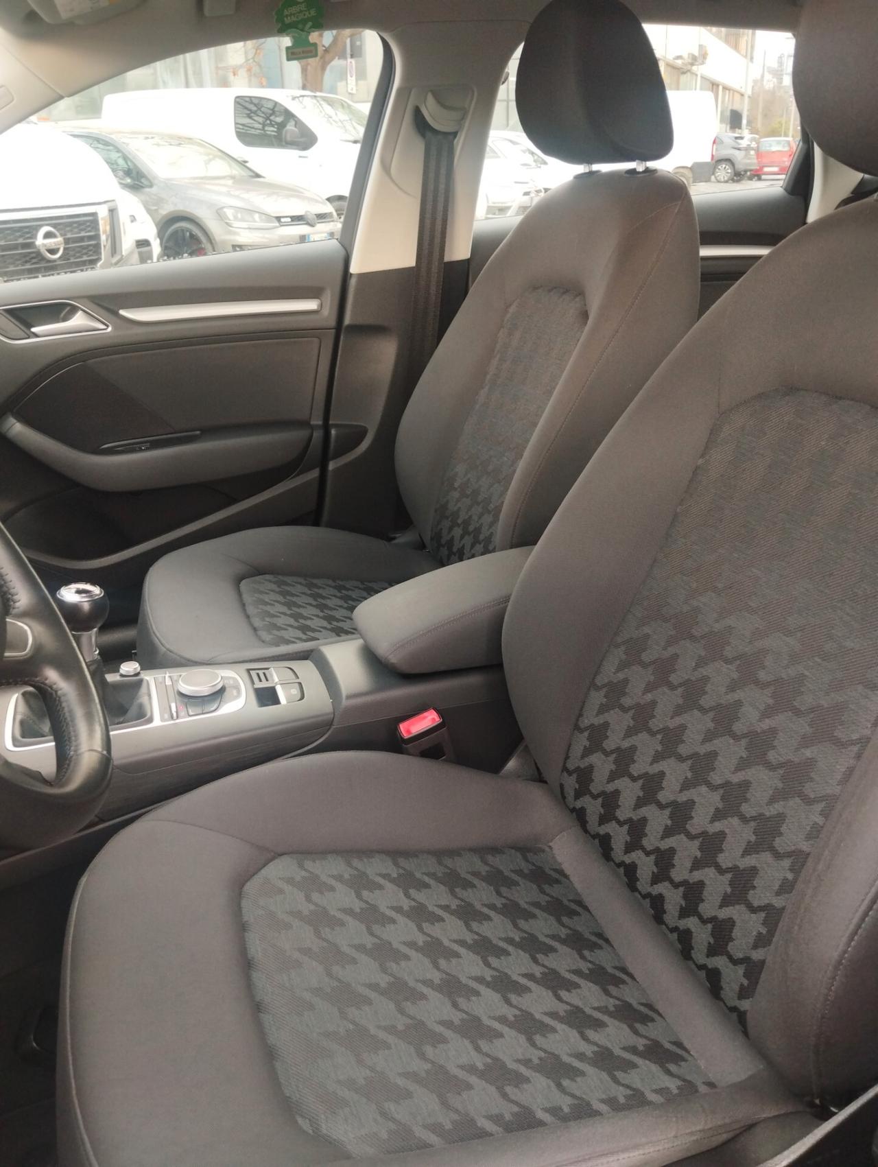 Audi A3 SPB 1.6 TDI ultra Attraction