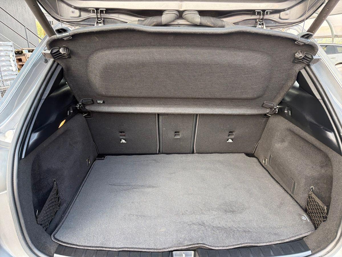 Mercedes-Benz GLA 180 Progressive Advanced auto