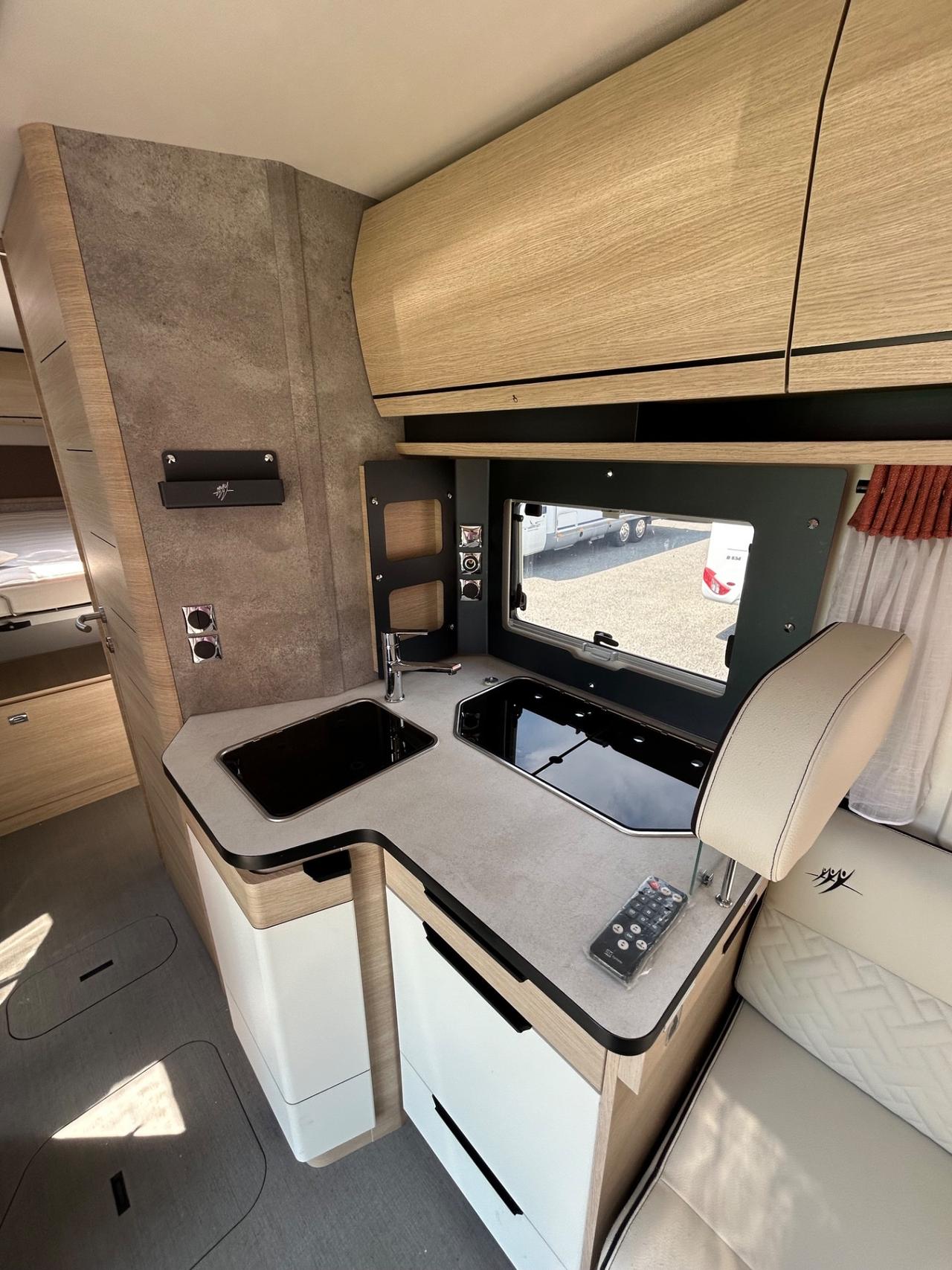 Rapido motorhome del 2025 in saldo 036