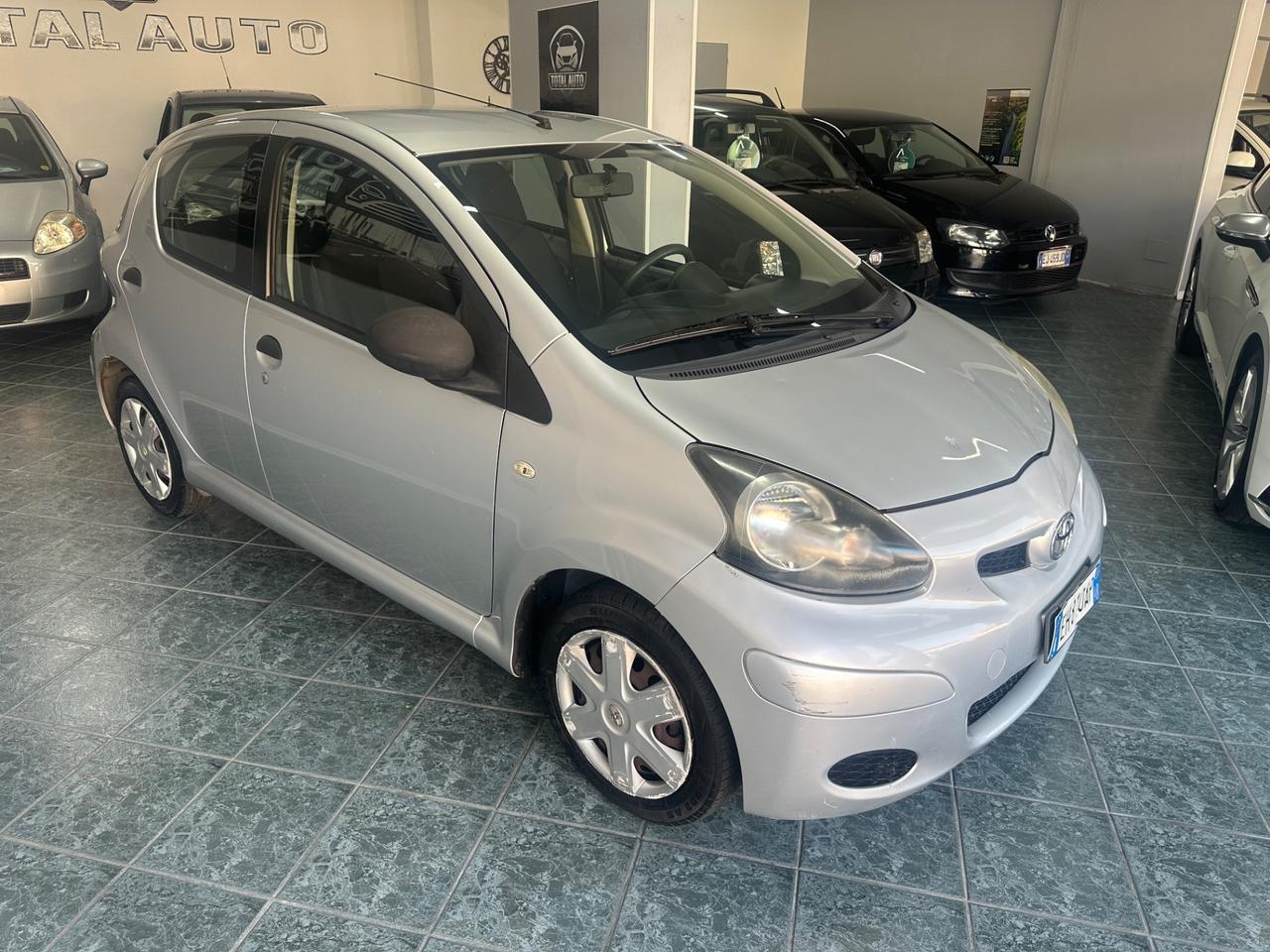 Toyota Aygo 1.0 12V VVT-i 5 porte Now Connect