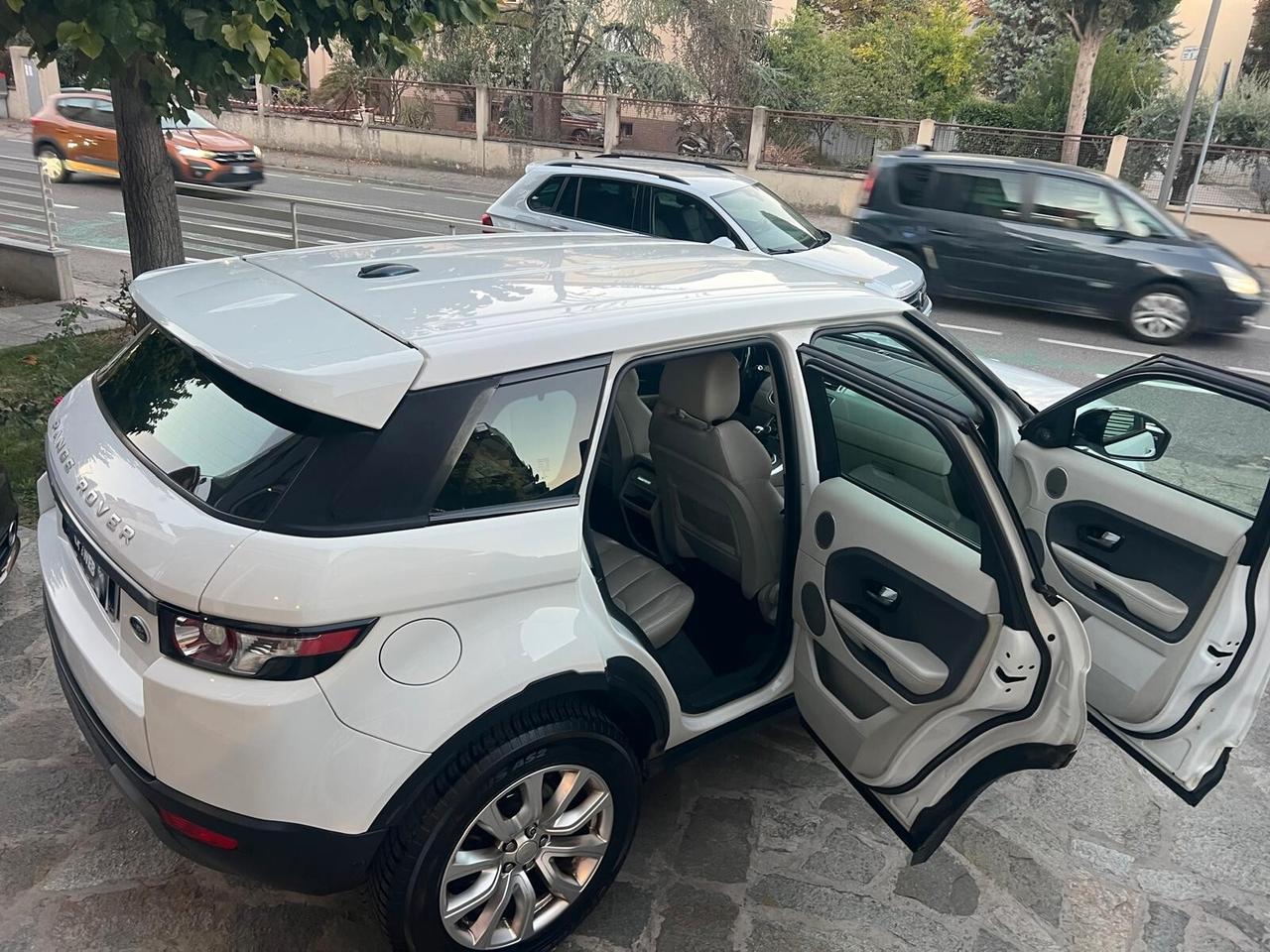 RANGE ROVER EVOQUE 2.2 TD4 5p. PRESTIGE UNIPROP