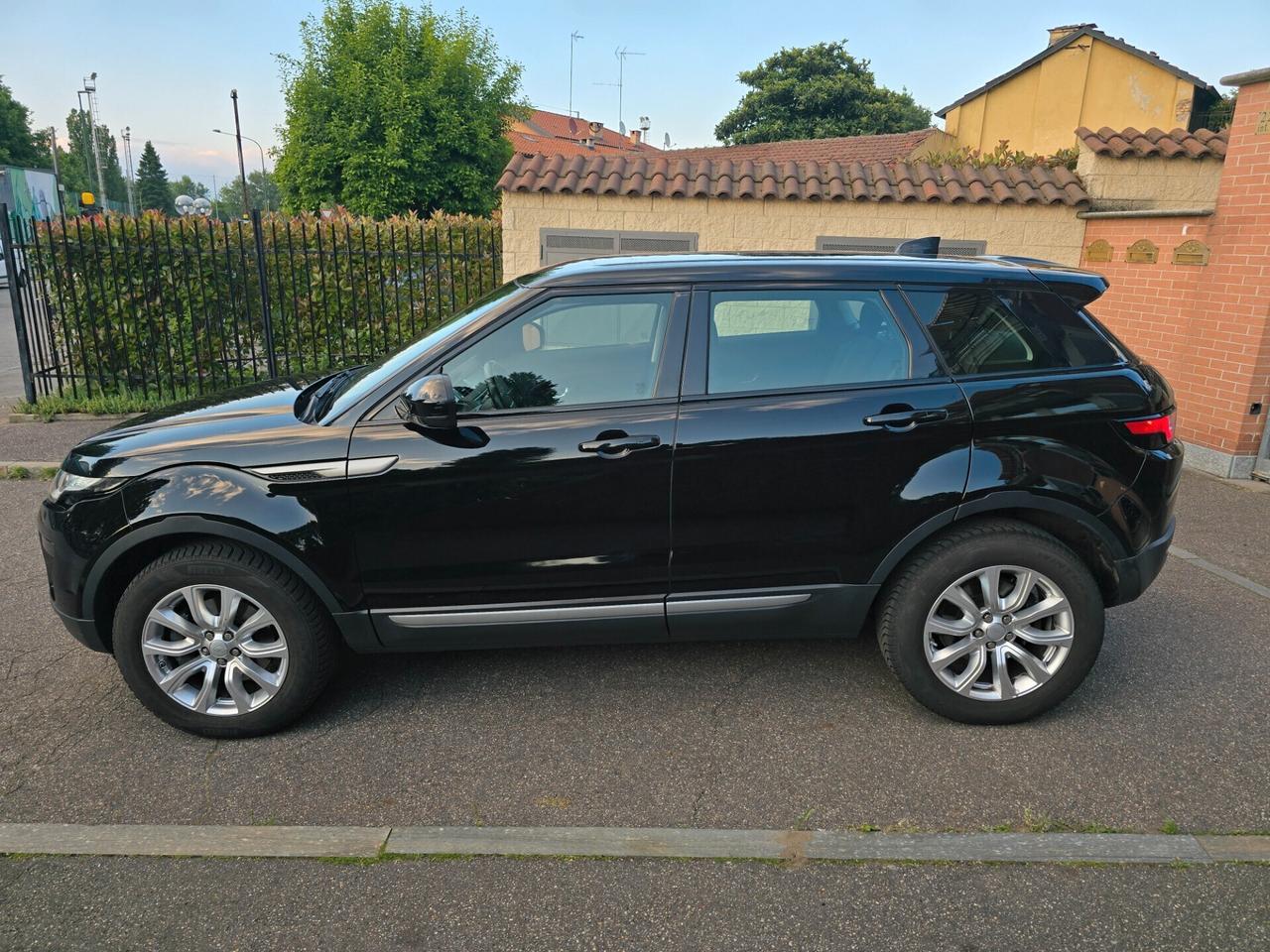RANGE ROVER Evoque 2.0 td4 Pure Business Edition