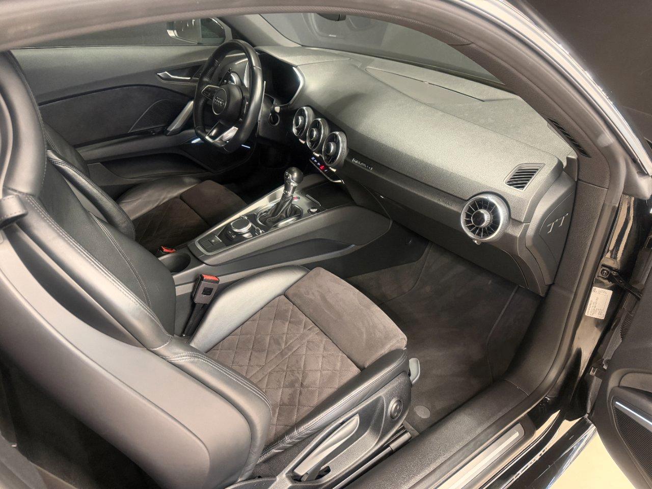 Audi TT Coupe 2.0 tfsi S line quattro s-tronic