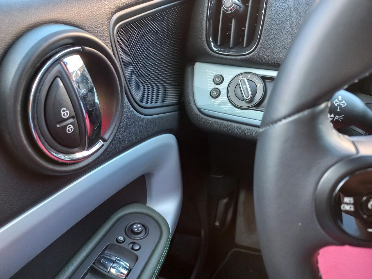 Mini Cooper Countryman 1.5 Untamed Edition