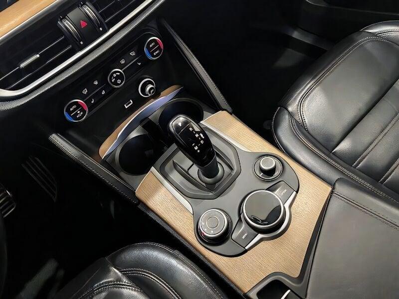 Alfa Romeo Stelvio 2.0 Turbo 280 CV AT8 Q4 First Edition