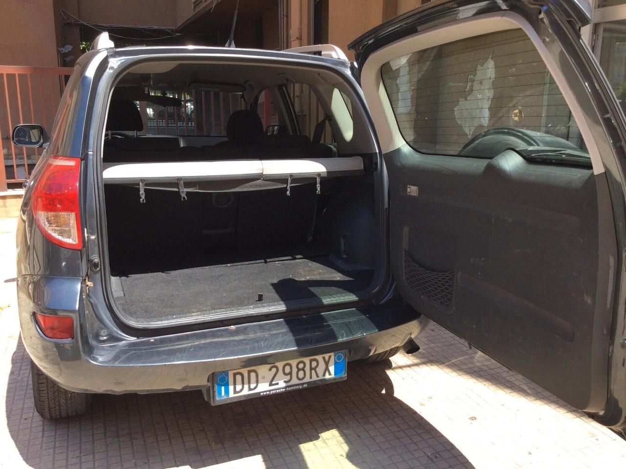 Toyota RAV4 2.2 D-4D 136 CV Luxury