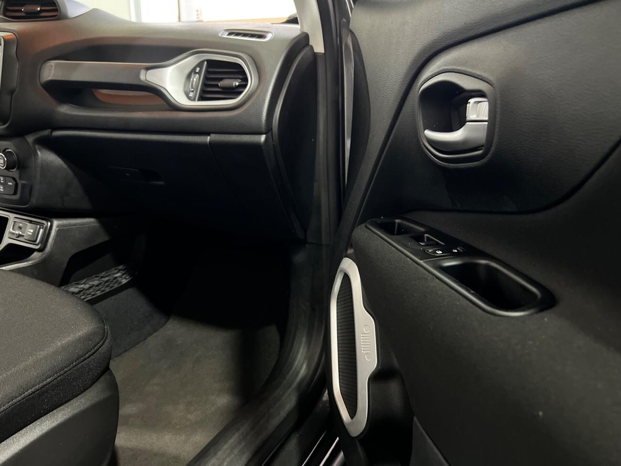 Jeep Renegade 1.6 Mjt DDCT 120 CV Night Eagle