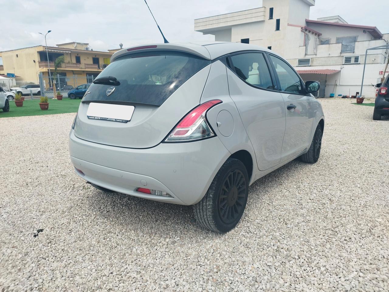 Lancia Ypsilon 5p 1.2 69cv EcoChic Gold Gpl