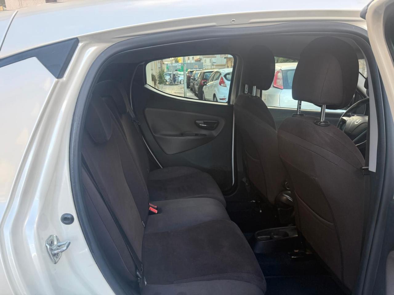 Lancia Ypsilon 1.3 MJT 16V 95 CV 5 porte S&S Silver