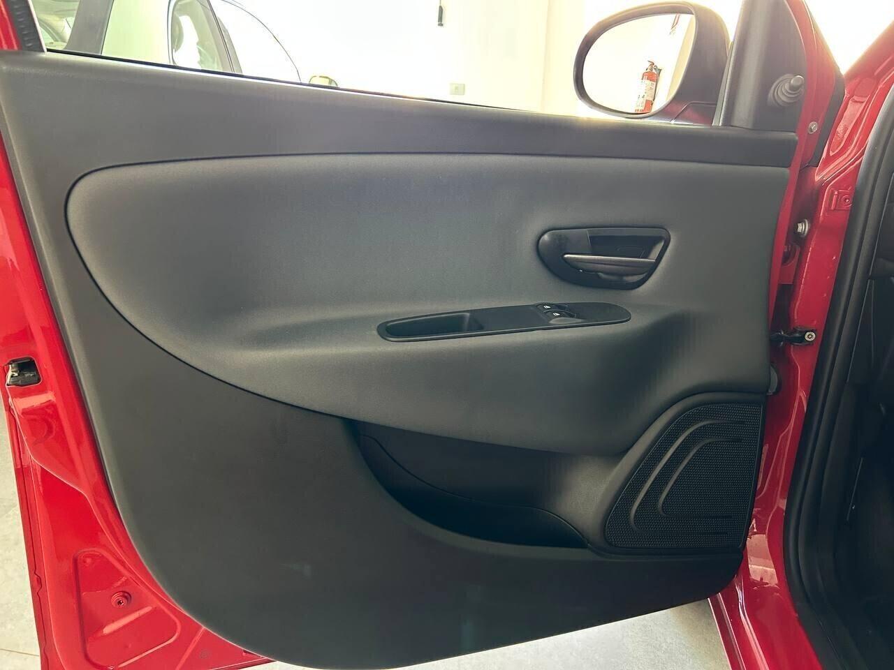 Lancia Ypsilon 1.2 69 CV 5 porte Gold