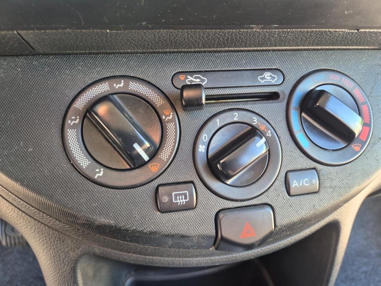 Nissan Note 1.4 16V n-tec