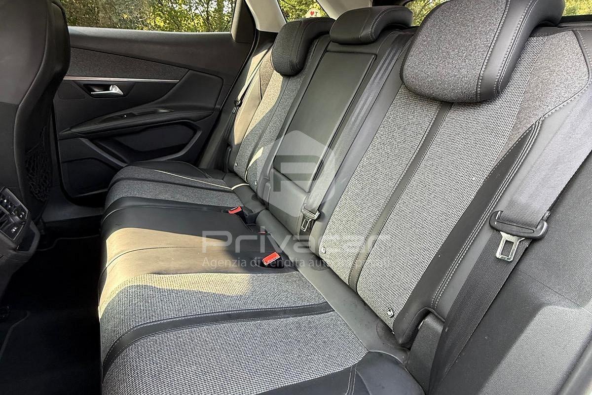 PEUGEOT 3008 BlueHDi 120 S&S EAT6 Allure